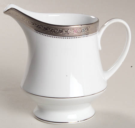 Signature Platinum Creamer