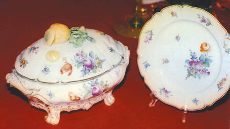 1554 Tureen &  Lid