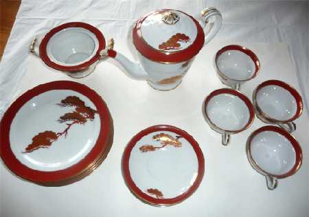 N2465 Footed Cup & Saucer Set