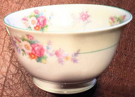 N2668 Footed Cup