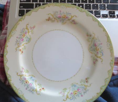 N2516 Luncheon Plate