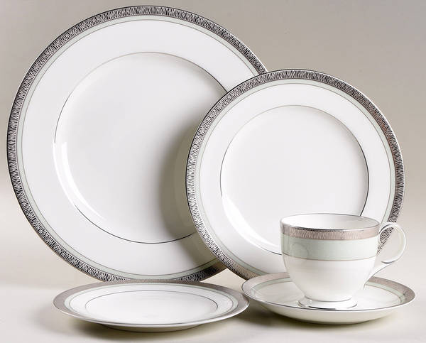 Fascination Green 5 Piece Place Setting by Noritake