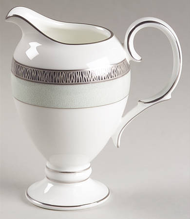 Fascination Green Creamer