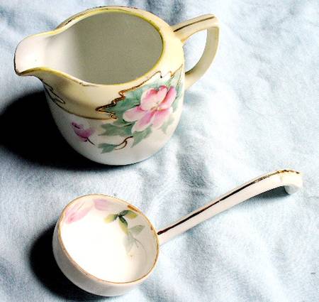 N4617 Creamer