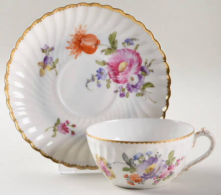 1012Z Flat Cup & Saucer Set