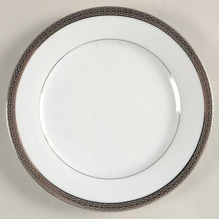 Queen's Platinum Salad Plate