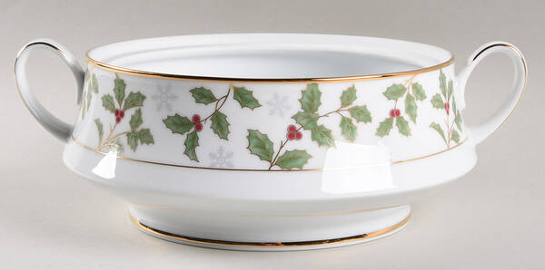Holly and Berry Gold Round Vegetable No Lid