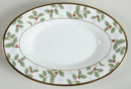 Holly and Berry Gold Underplate for Gravy Boat