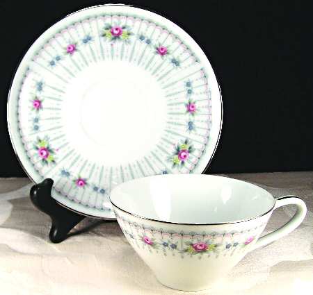 N2750 Flat Cup & Saucer Set
