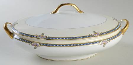 N2577 Oval Covered Vegetable