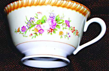 N2751 Footed Cup