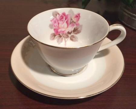N2754 Footed Cup & Saucer Set