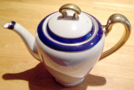 N2761 Teapot & Lid