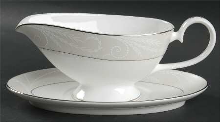Pearl Ariel Gravy Boat & Underplate