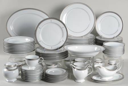 Versailles Platinum 74 Piece Set