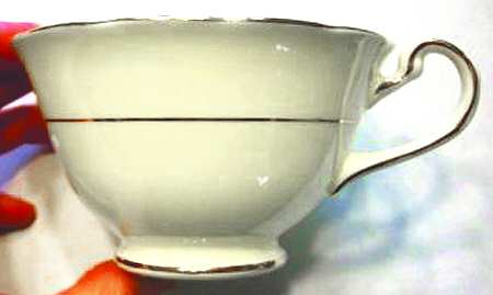 NCL17 Footed Cup