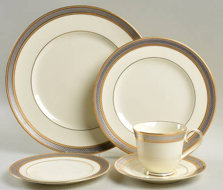 Contrella 5 Piece Place Setting by Noritake