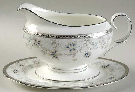 Delacorte Gravy Boat & Underplate (Relish/Butter)