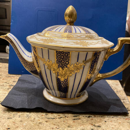 N2809 Teapot & Lid