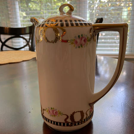 N2856 Chocolate Pot & Lid