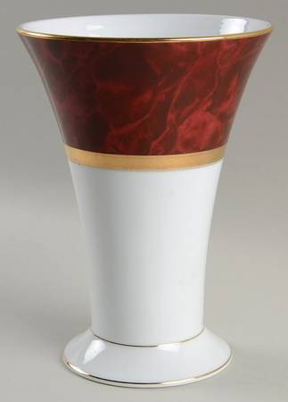 Majestic 9" Flared Vase