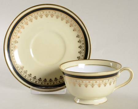 N2857 Footed Cup & Saucer Set