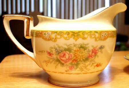 N2865 Creamer