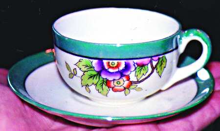 N2883 Flat Cup & Saucer Set