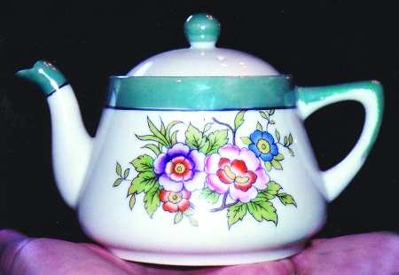 N2883 Teapot & Lid