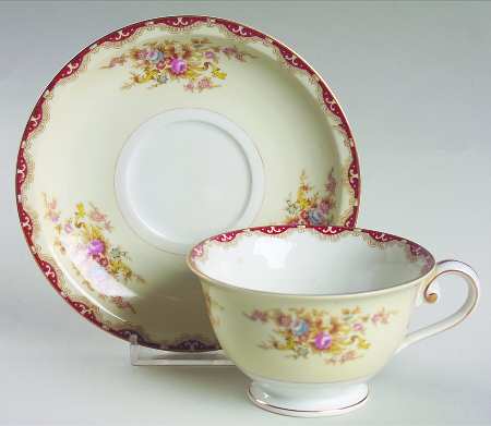 NAG94 Footed Cup & Saucer Set