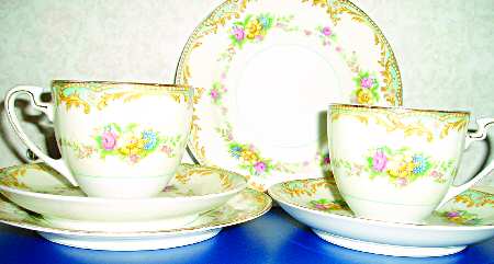 N3002 Footed Cup & Saucer Set