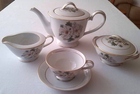 N2546 Teapot & Lid