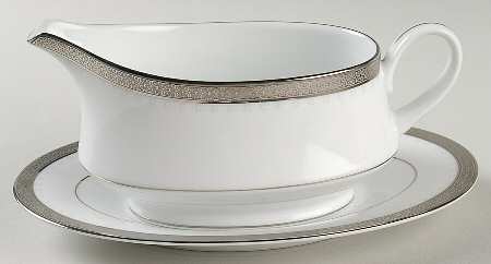 Metropolitan Platinum Gravy Boat & Underplate