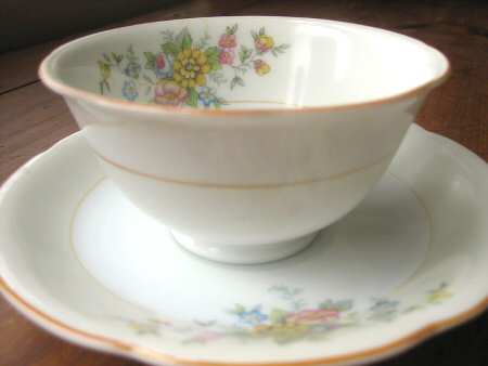 N3016 Footed Cup & Saucer Set