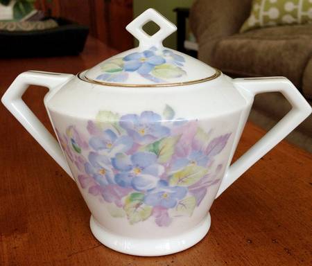 N3029 Sugar Bowl & Lid