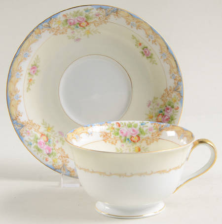 N3031 Footed Cup & Saucer Set