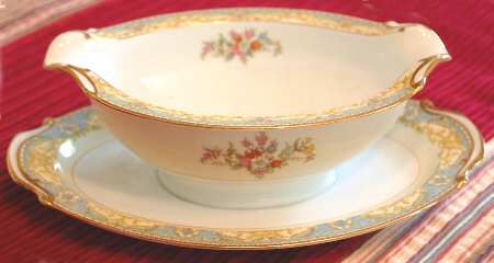 N3033 Gravy Boat & Underplate