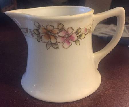 N2568 Creamer