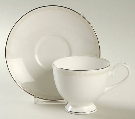 Pearl Harmony Footed Cup & Saucer Set
