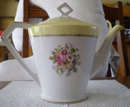 N3123 Teapot & Lid