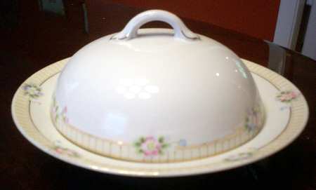 N3124 Round Covered Butter