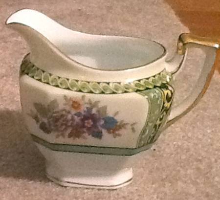 N2609 Creamer