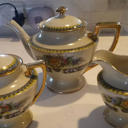 N3141 Teapot & Lid