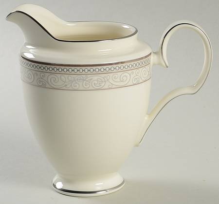 Cirque Creamer