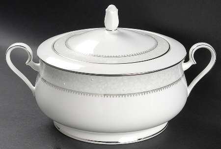 Yardsley Round Covered Vegetable