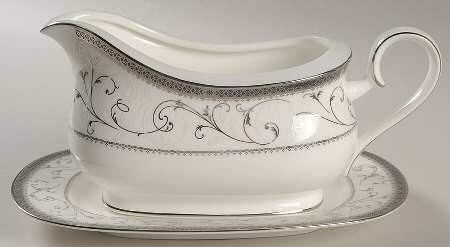 Corinth Gravy Boat & Underplate (Relish/Butter)