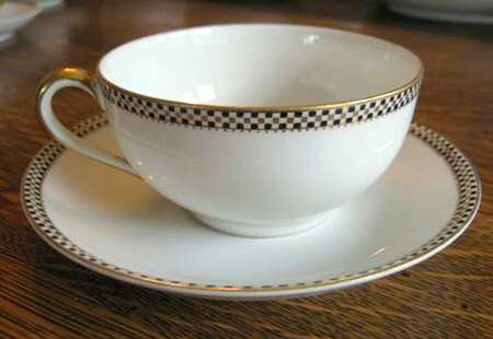 N2616 Flat Cup & Saucer Set