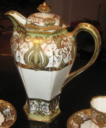 N2618 Chocolate Pot & Lid