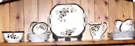 N3167 Handled Cake Plate