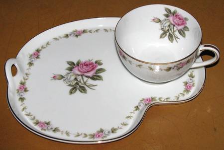210 Snack Plate & Cup Set